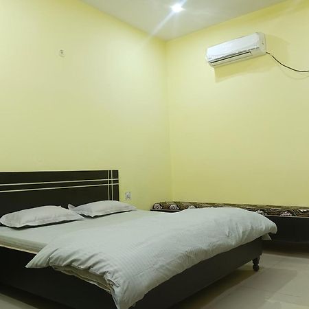 G G Multi Complex Hotel Meerut Buitenkant foto
