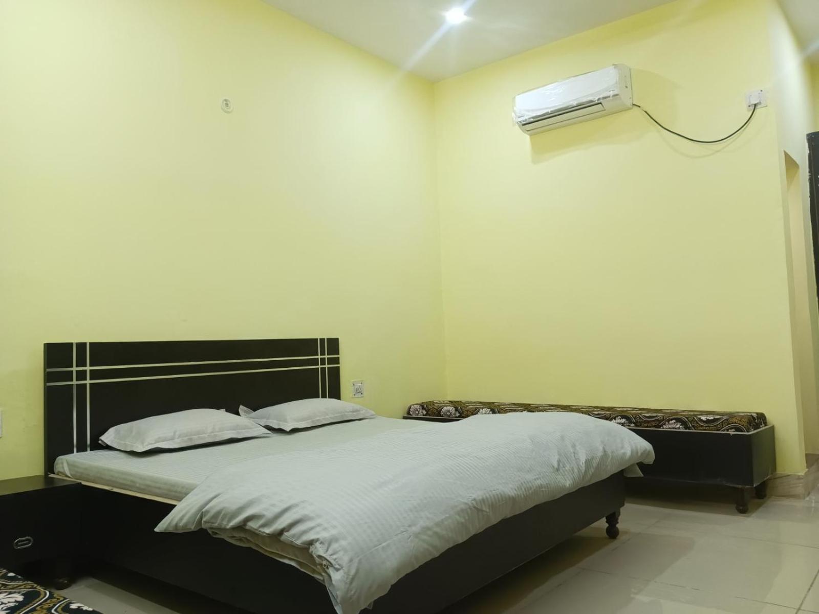 G G Multi Complex Hotel Meerut Buitenkant foto